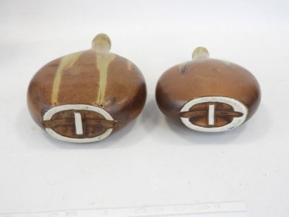 null Attributed to DENBAC, Meeting of two enamelled stoneware gourds, models numbered...