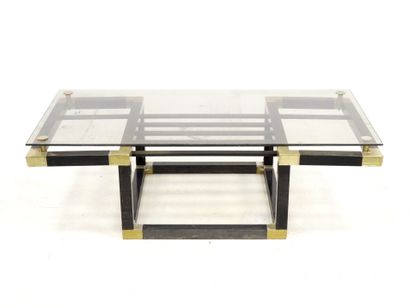 null TABLE BASSE à structure géométrique en métal noir et coin doré, plateau de verre....