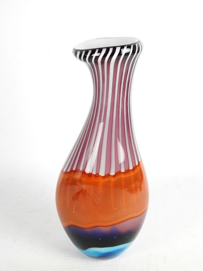 null Anzolo FUGA (1914-1998) dans le gout de : Vase en verre modèle "Astrale". H:...
