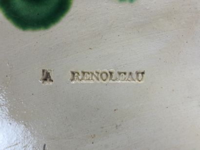 null Alfred RENOLEAU (1854-1930) : Plat "homard et poissons sur feuille" en céramique...