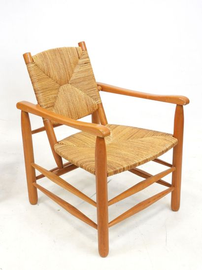 null Charlotte PERRIAND (1903-1999)

Fauteuil n°21

Structure en frêne, assise et...