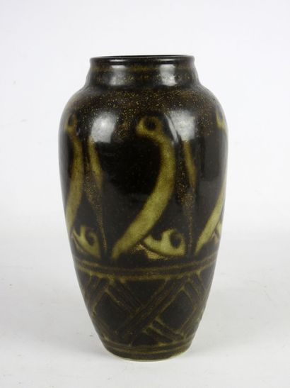 null Charles CATTEAU (1880-1966) - Keramis: 

Model D 1025.

Rare ceramic vase with...