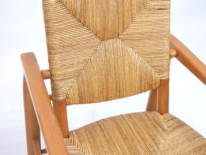 null Charlotte PERRIAND (1903-1999)

Fauteuil n°21

Structure en frêne, assise et...