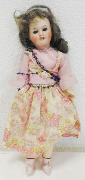 null Unis France - Paris


Porcelain doll, articulated body in boiled cardboard,...