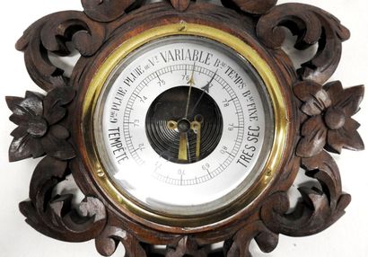 null Barometer in natural openwork wood of Henri II style with vegetal decoration


Height...