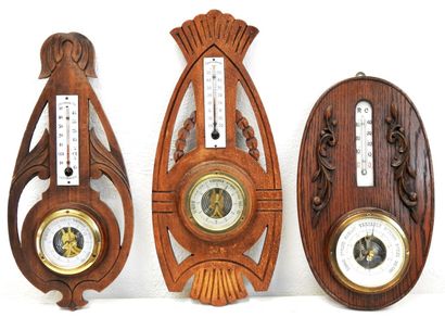 null Meeting of three barometers in carved natural wood.


H. from 35 to 44.5 cm


Wear...