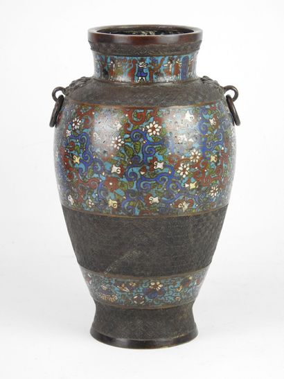 null CHINA. Vase in cloisonné enamels of baluster form with polychrome bands. H.:...