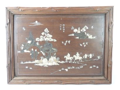 null CHINA (XXth): Wooden panel carved and inlaid with mother-of-pearl showing travelers....