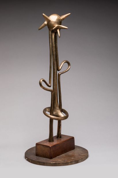 null 
Helen Elizabeth PHILLIPS (1913-1984) : Fledgling. Sculpture en métal doré patiné....