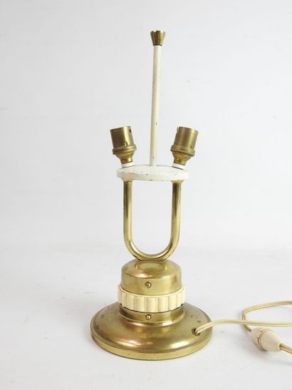 null Lamp stand with two lights in brass and white lacquered metal. H: 34 cm (el...