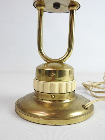 null Lamp stand with two lights in brass and white lacquered metal. H: 34 cm (el...