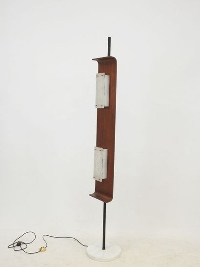 null REGGIANI (attributed to): Teak floor lamp supported by a blackened tubular metal...