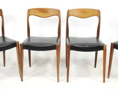 null Niels Otto MOLLER (1920-1982) : Four chairs in wood and black skai. 82 x 45...