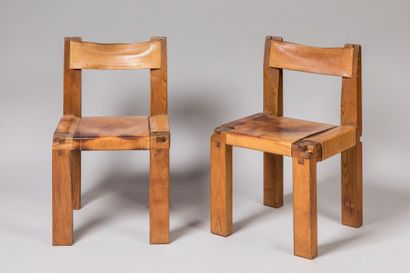 null Pierre CHAPO (1927-1987)

Four solid elm chairs model "S11" assembled by nesting,...