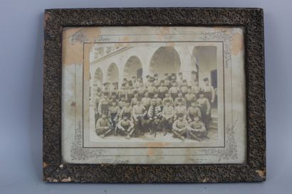 null PHOTOGRAPHY. Group of African chasseurs of the 4th regiment of Tunis with in...