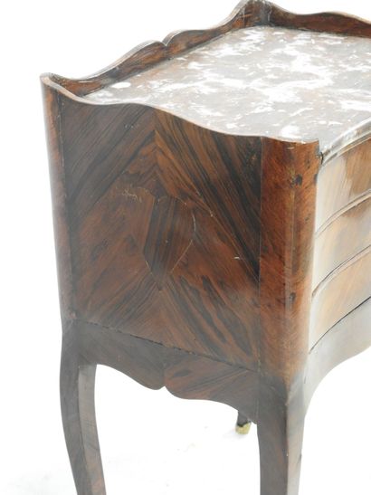 null LIVING ROOM TABLE in veneer and marquetry, the curved front opening with three...
