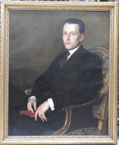 null Ecole FRANCAISE du XXe siècle : Portrait d'homme assis. Huile sur toile. 101...