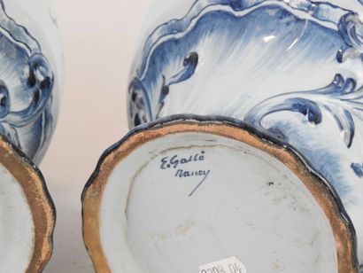 null Emile GALLE (1846-1904) in Nancy : Pair of earthenware vases with blue camaieu...