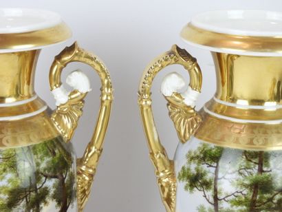 null PARIS : Pair of porcelain vases of baluster form with polychrome decoration...