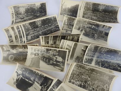 null PHOTOGRAPHIES. LIBERATION de PARIS. Réunion de 50 photos originales noir et...