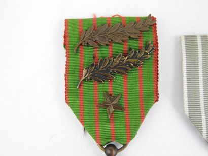 null DECORATIONS. FRANCE. Croix de guerre 1914-1917 avec 2 palmes et une étoile,...