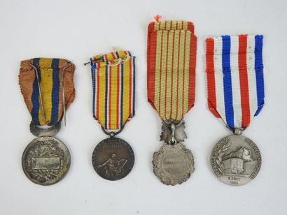 null DECORATIONS. FRANCE. Various medals, customs, railroad, firemen (X2), with ribbons....