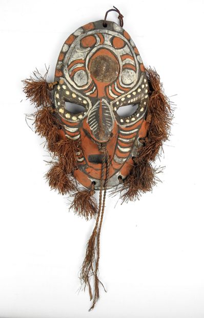 null Masque « Mwai », IATMUL, Papouasie-Nouvelle-Guinée.
Bois, pigments, coquillages.
Haut...