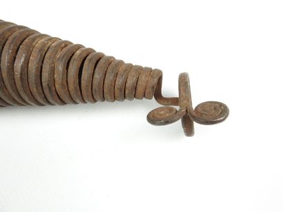null MUMUYE, Nigéria.
Ancienne monnaie primitive en fer forgé utilisée comme médium...