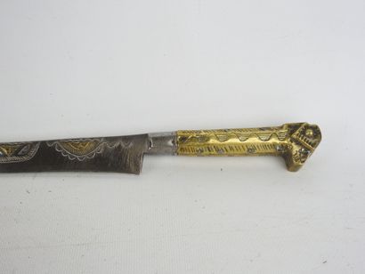 null KABYLIE, Algérie.
Très ancien poignard « Flissah », la poignée en cuivre, la...