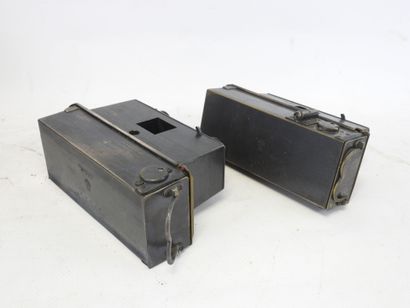 null Two VERASCOPES in metal. Height: 5 cm. In the state

We join : KODAK, Camera...