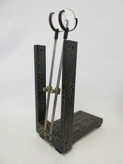 null DEYROLLE Paris : Lens holder in wood, metal and glass. circa 1900