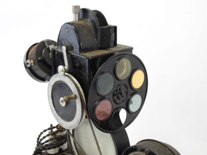 null PROJECTOR in black lacquered metal with rotor motor type B. Height: 33 cm. Worn,...