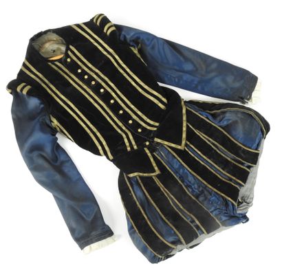 null HABITS. Pourpoint and high breeches of Renaissance style in dark blue velvet...