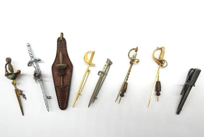 JEWELRY. Meeting of 8 tie-pins or brooches...