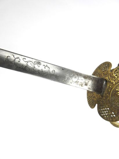 null FRANCE. City sword with gilded brass mounting, single-branch beaded hilt with...
