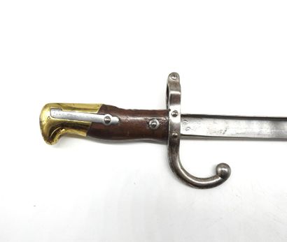 null FRANCE. GRAS bayonet, wooden handle, T-shaped blade marked on the back of the...