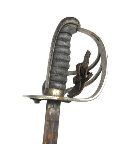 null PAYS-BAS. Sabre de cavalerie modèle 1845 à monture en acier, poignée en galuchat,...