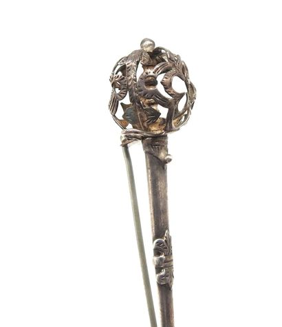 null JEWELRY. Silver brooch representing a Scottish "Broadsword", L: 75 mm, gross...