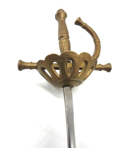 null DIVERS. Réunion de 5 épées miniatures ouvre-lettresL: 24-30 cm. ABE
