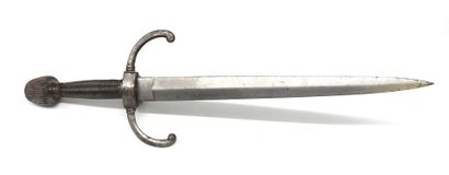 null FRANCE. Left hand dagger, spindle covered with a fine and tight filigree, fluted...