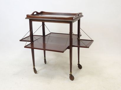 null Mahogany TEA TABLE with a built-in tray. End of the XIXth century. 90 x 67 x...