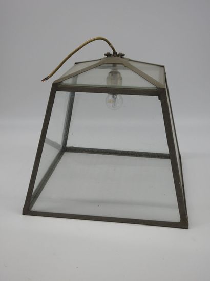null PAIR OF LANTERNS in sheet metal and glass of trapezoidal form. Modern work....