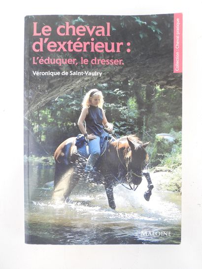 null LOT de 10 OUVRAGES sur le thème EQUESTRE comprenant notamment :

- Claude LUX:...