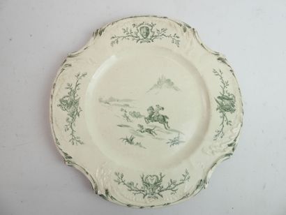 null GIEN : Plate with decoration of fleeing hunting in green monochrome. Diam: 26...