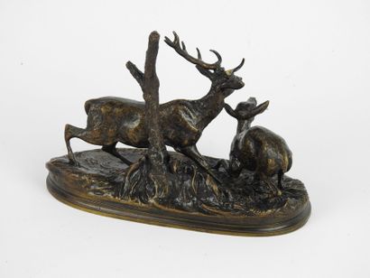 null Pierre-Jules MENE (1810 -1879) : Cerf et Biche. Groupe en bronze à patine brune....