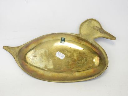 null VIDE POCHE en alliage cuivreux figurant un canard. Long : 26 cm