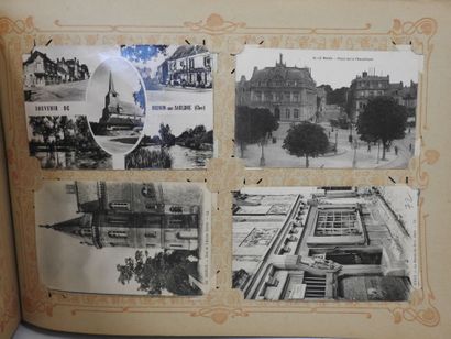null UN ALBUM de cartes postales anciennes -Environ 450 cartes postales anciennes...