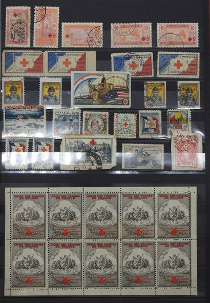 null ALBUM de timbres français et étrangers sur le thème de la Croix-Rouge, oblitérés...