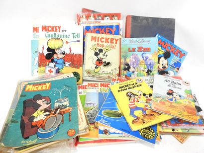 null MICKEY MOUSE : Nombreux magazines dont Journal de MICKEY, BD, Walt Disney des...