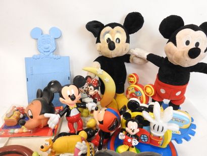 null ENSEMBLE MICKEY MOUSE : jouets pour enfants, figurines, peluches, pendule, tasses,...